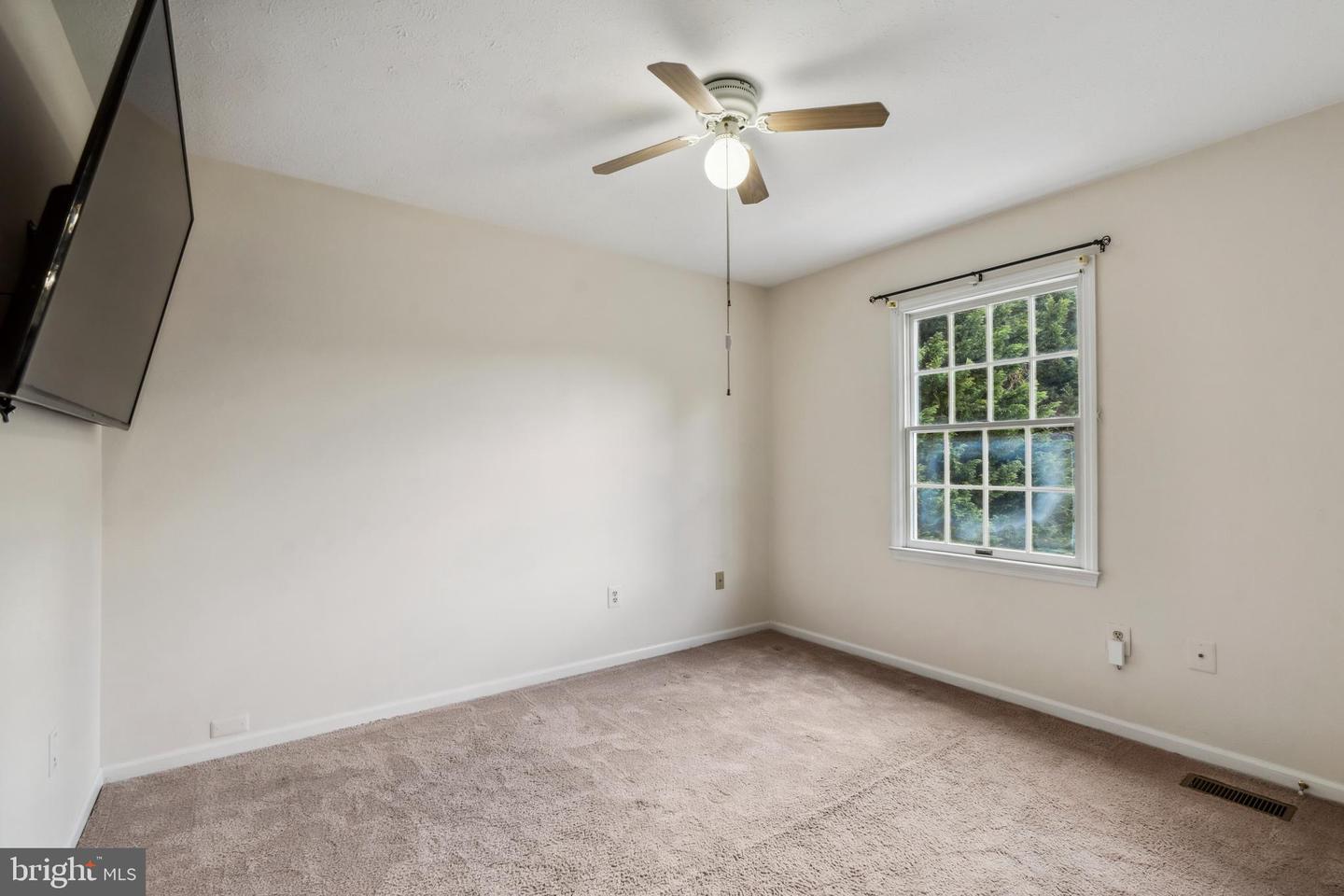 358 Ambleside Ct Property Photo 17