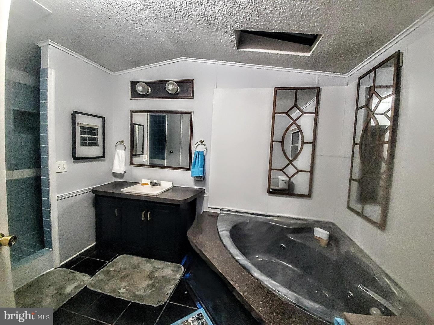 228 Poclain Dr Property Photo 10