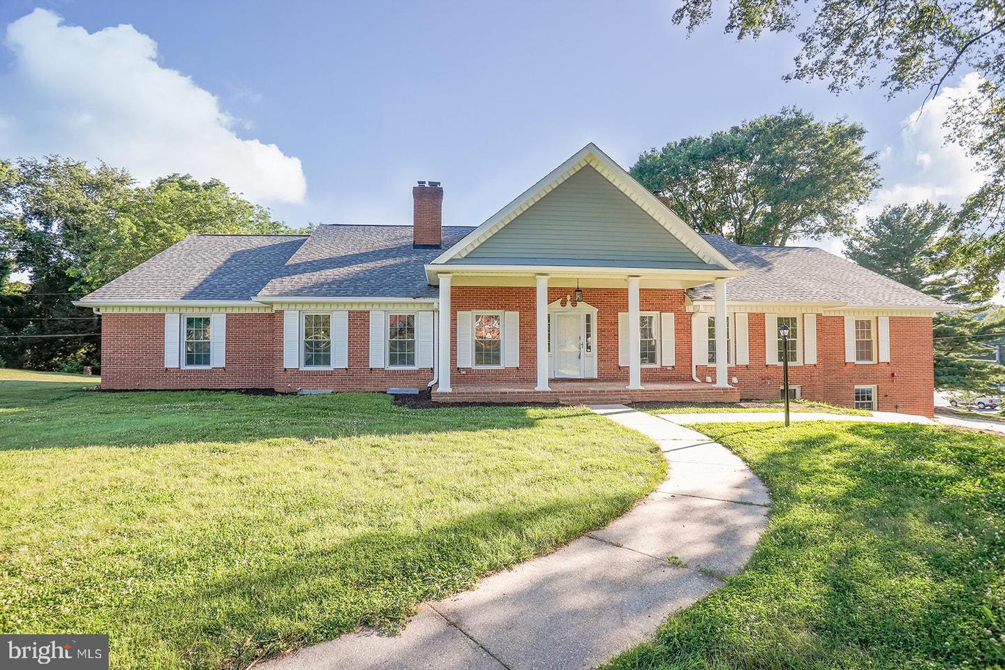 316 Farm Rd Property Photo