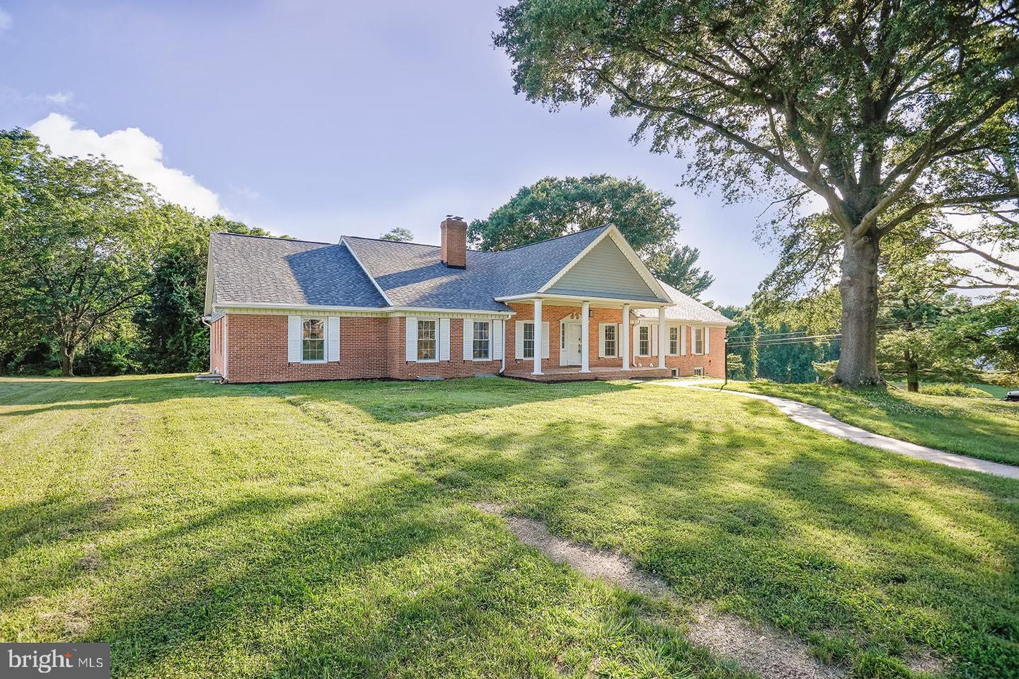 316 Farm Rd Property Photo 2