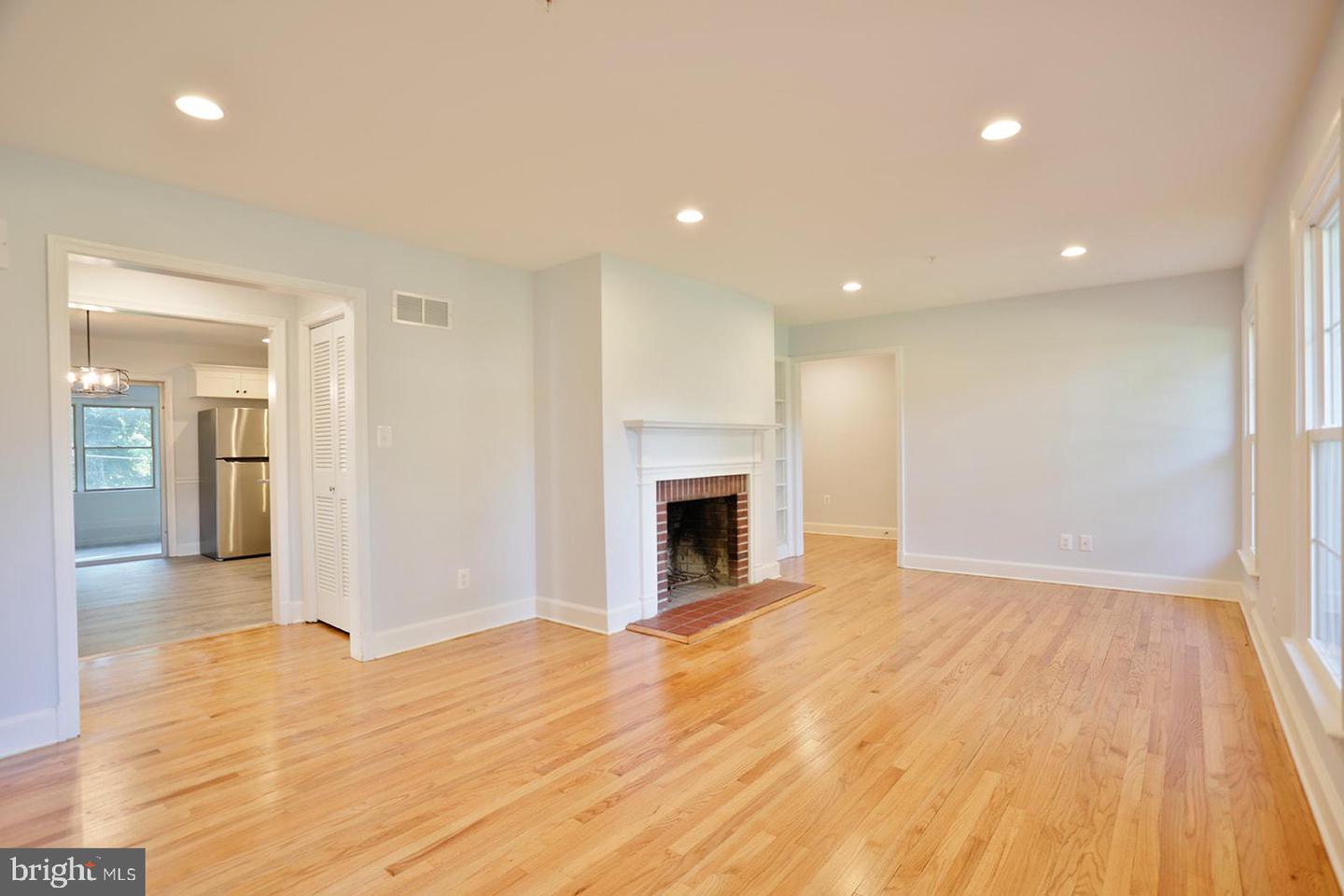 316 Farm Rd Property Photo 3