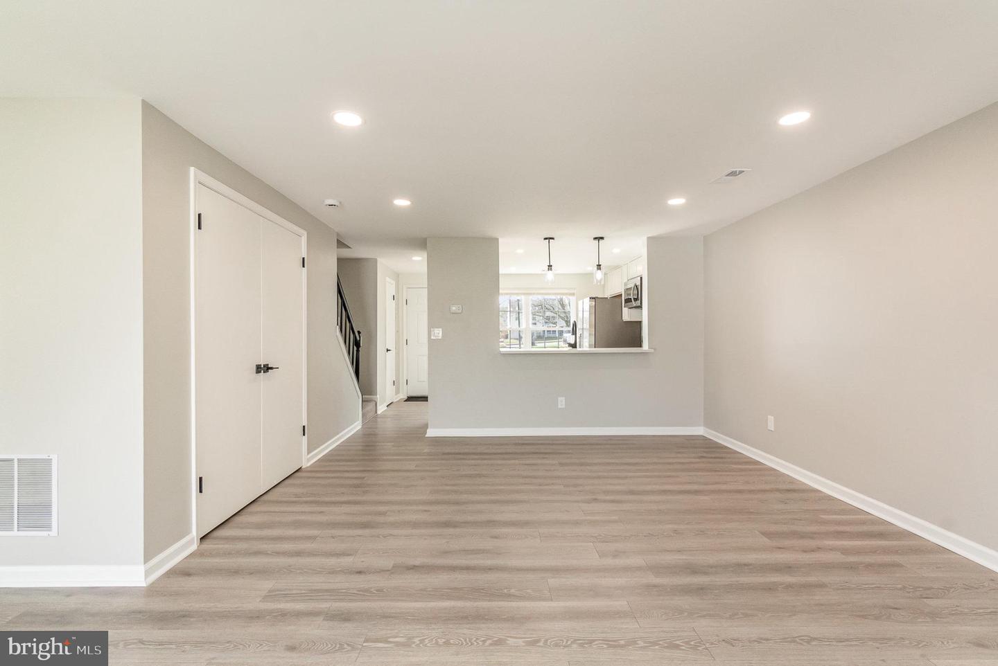 1205 Brice Sq Property Photo 5