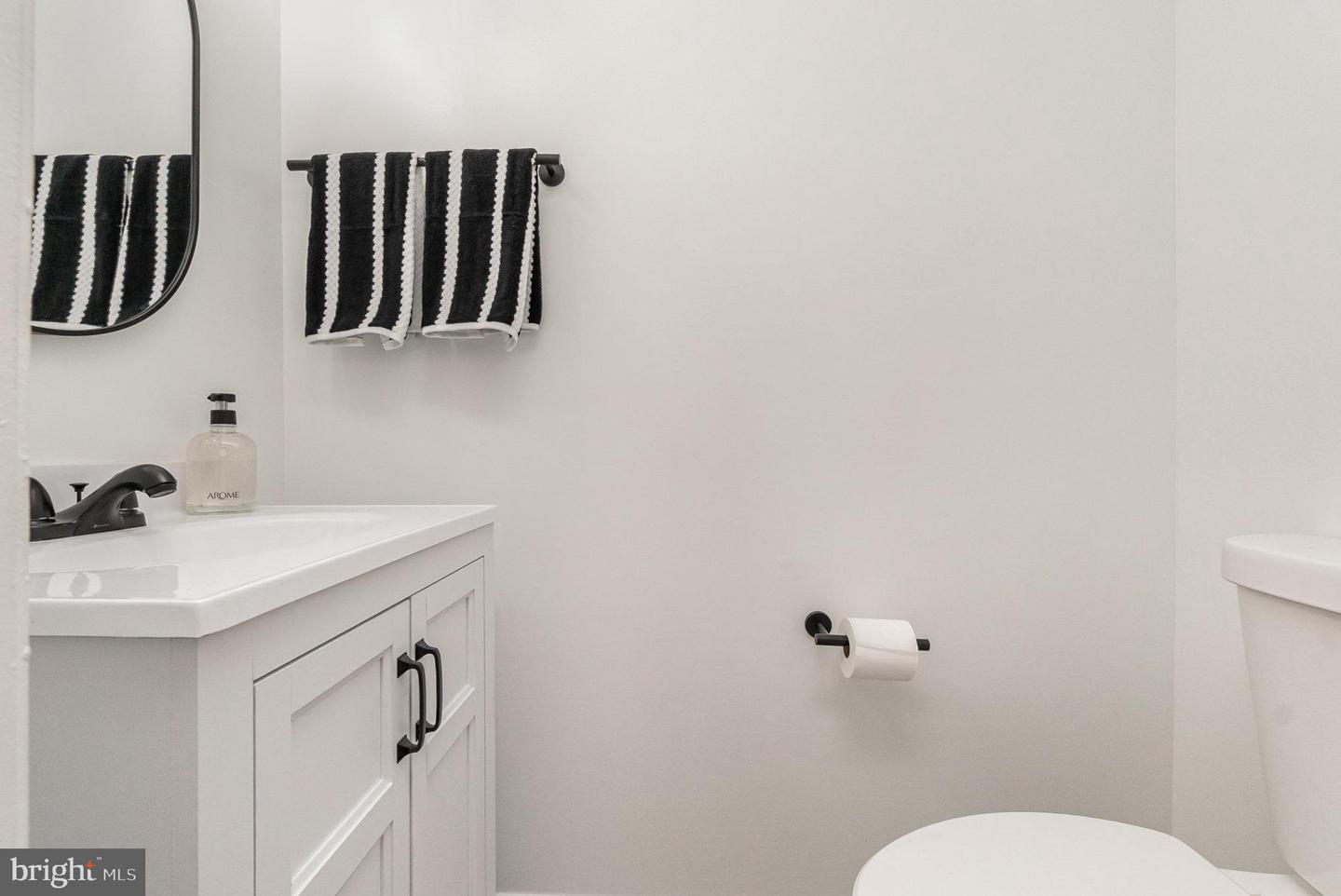 1205 Brice Sq Property Photo 8