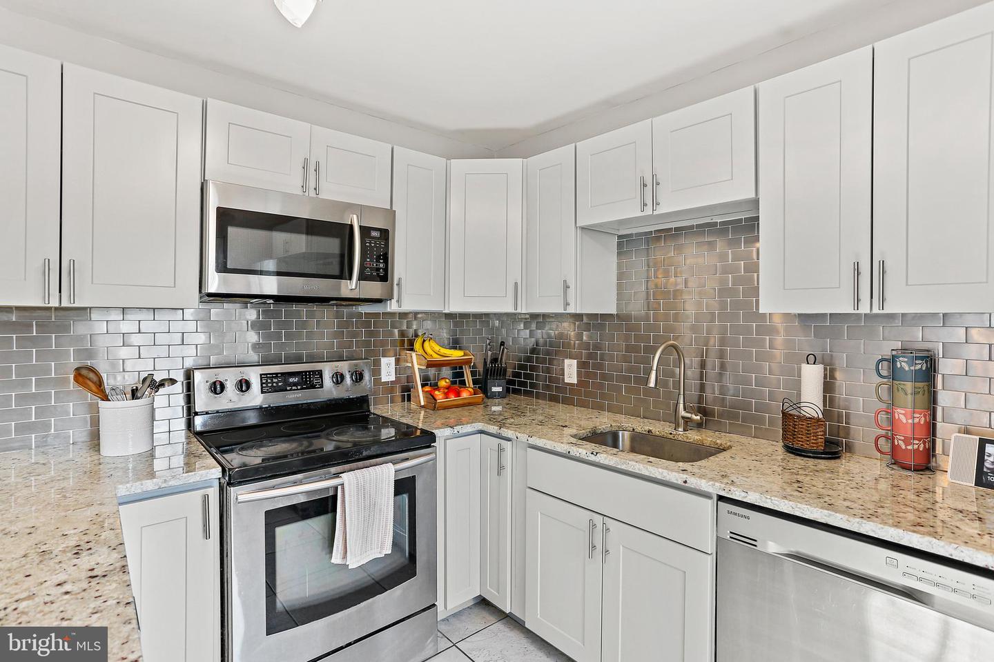 2407 Sycamore Ln Property Photo 8