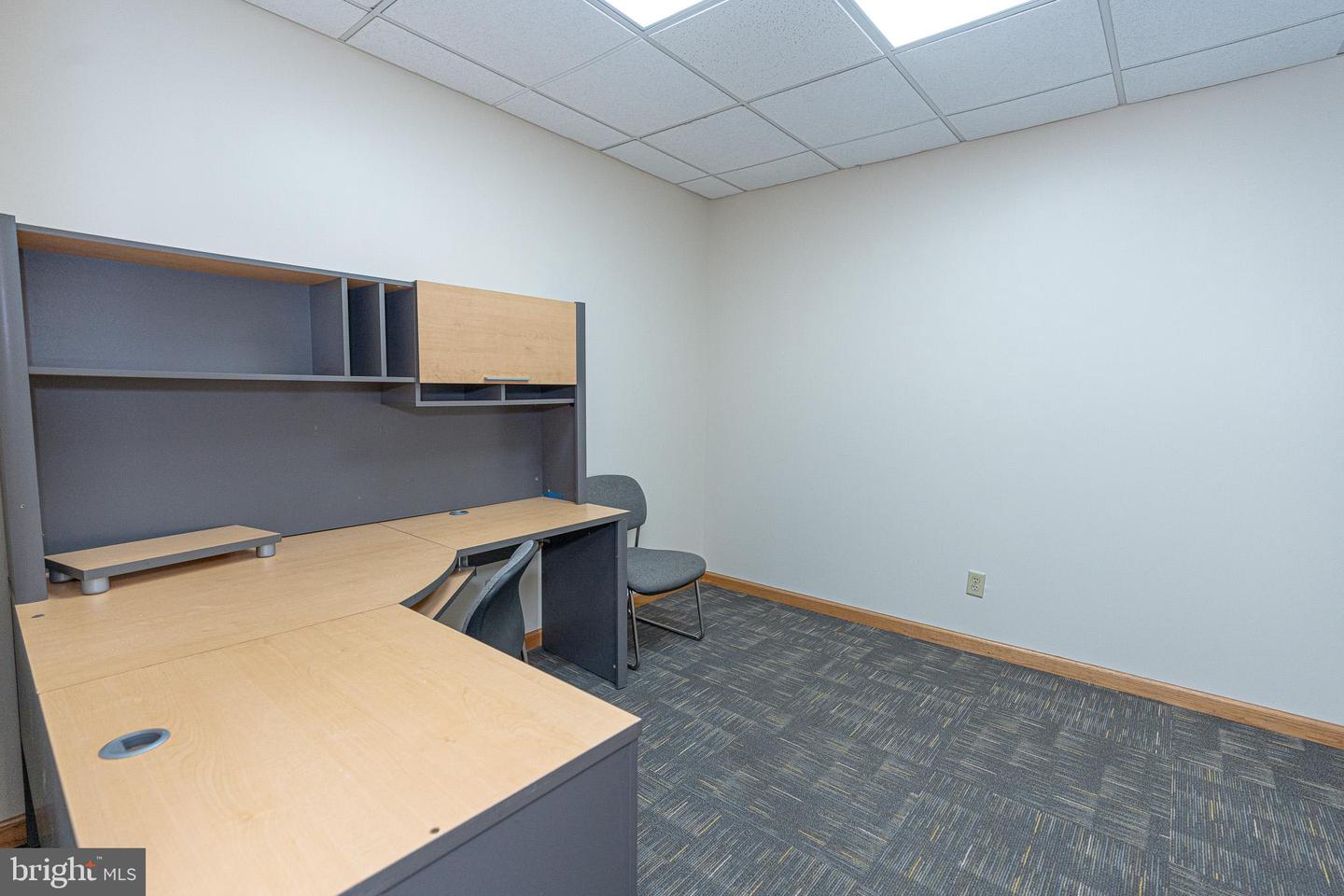 1325 S Philadelphia Blvd Property Photo 17