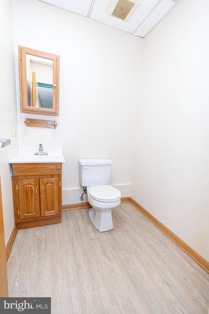 1325 S Philadelphia Blvd Property Photo 21