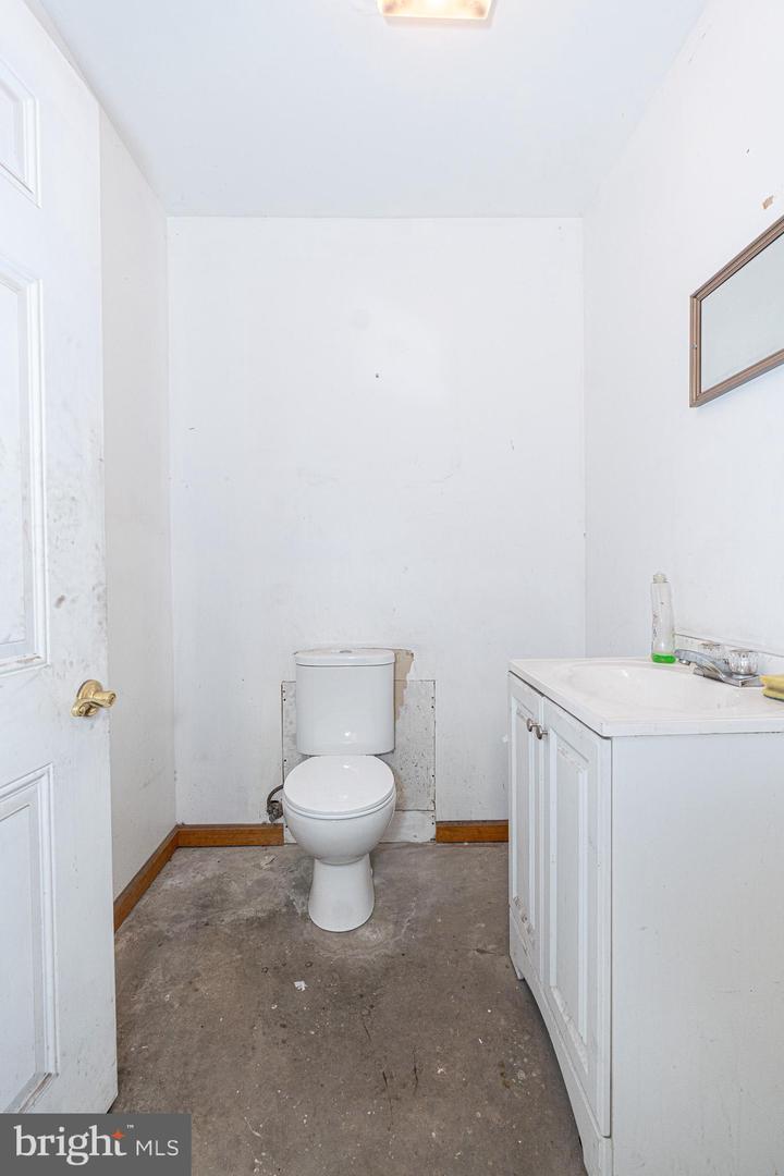 1325 S Philadelphia Blvd Property Photo 27