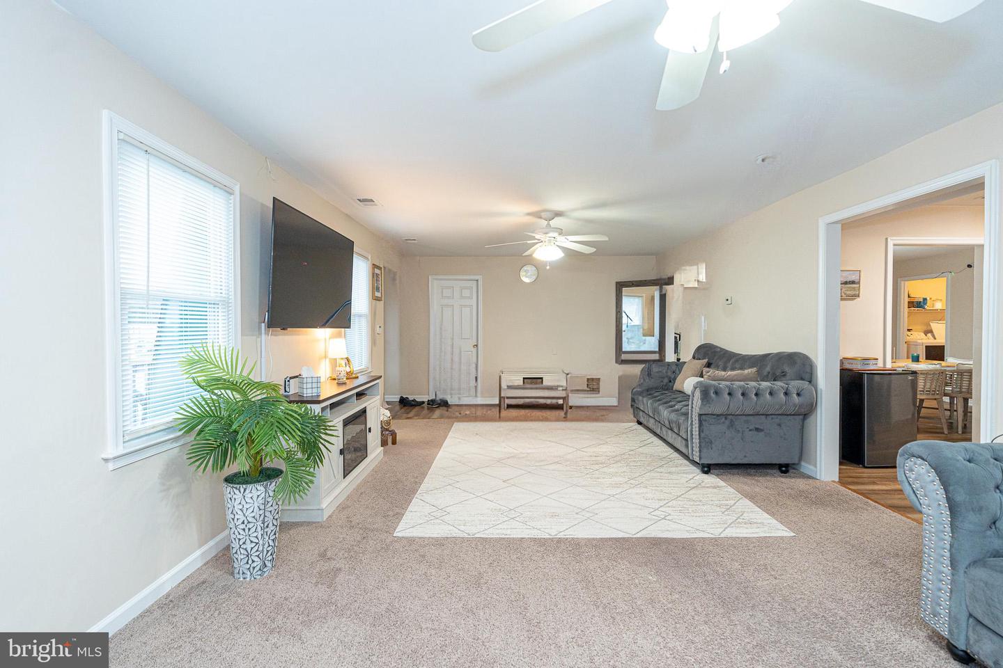 1325 S Philadelphia Blvd Property Photo 43
