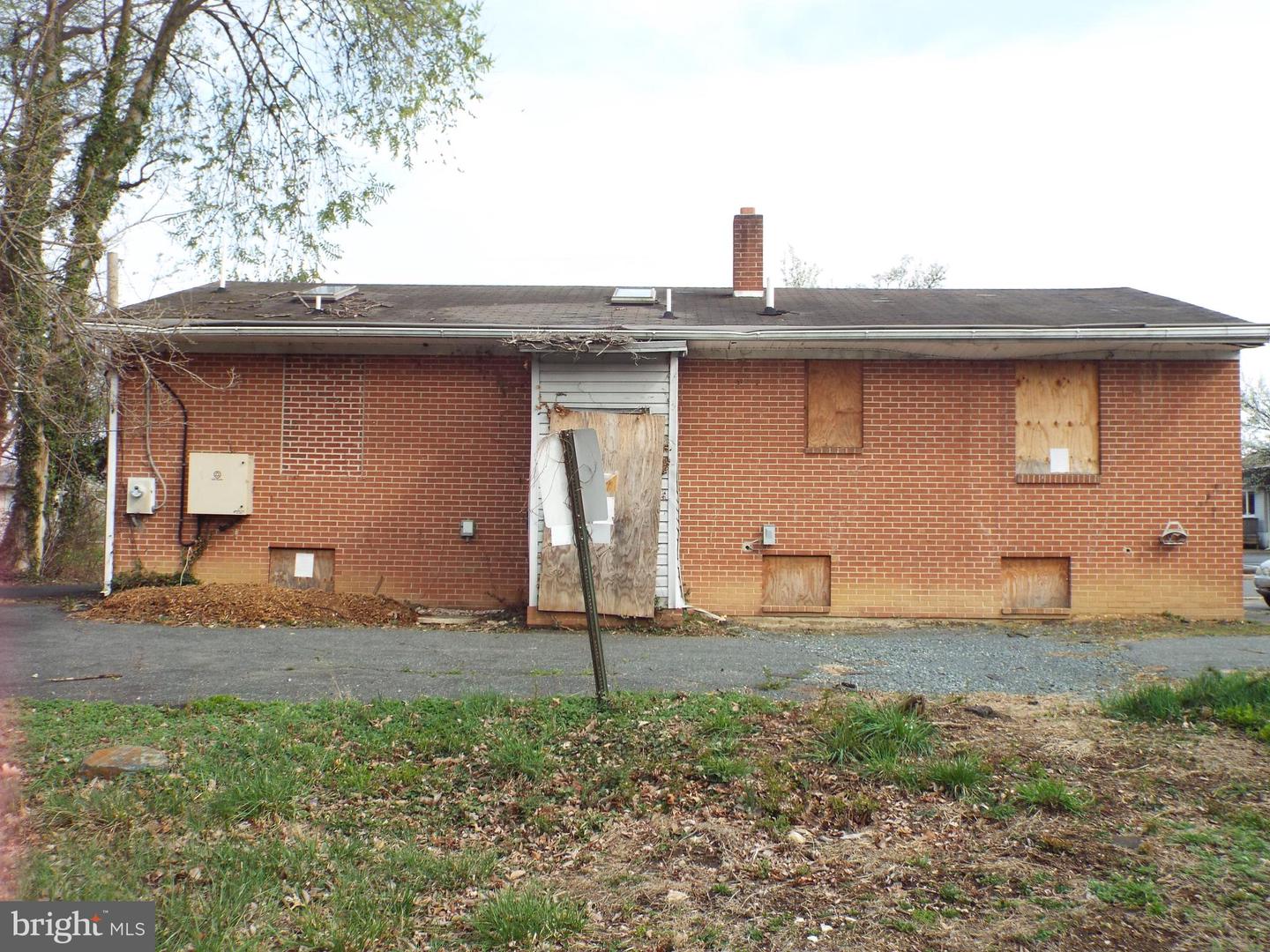 18 N Law St Property Photo 3
