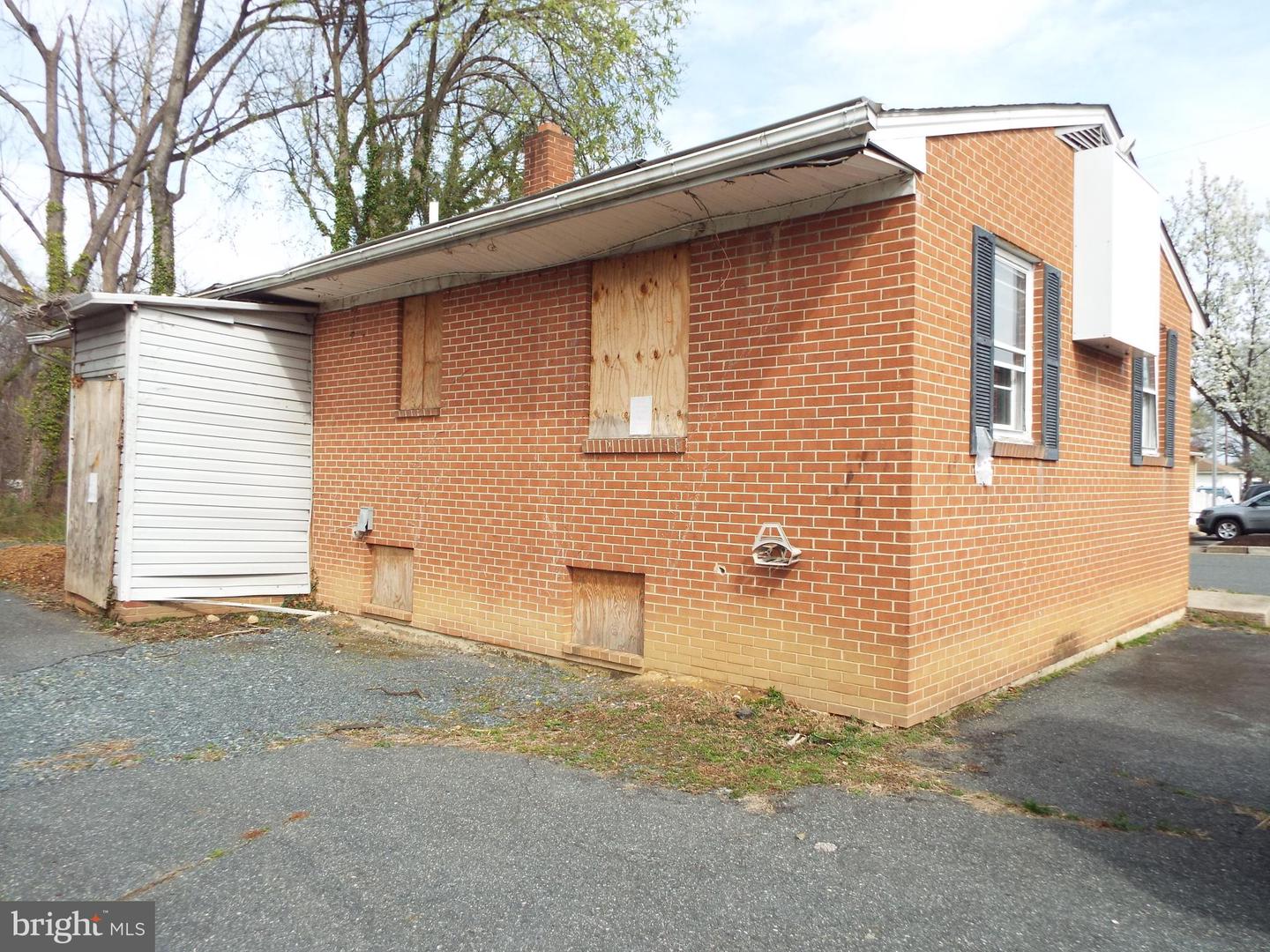 18 N Law St Property Photo 4