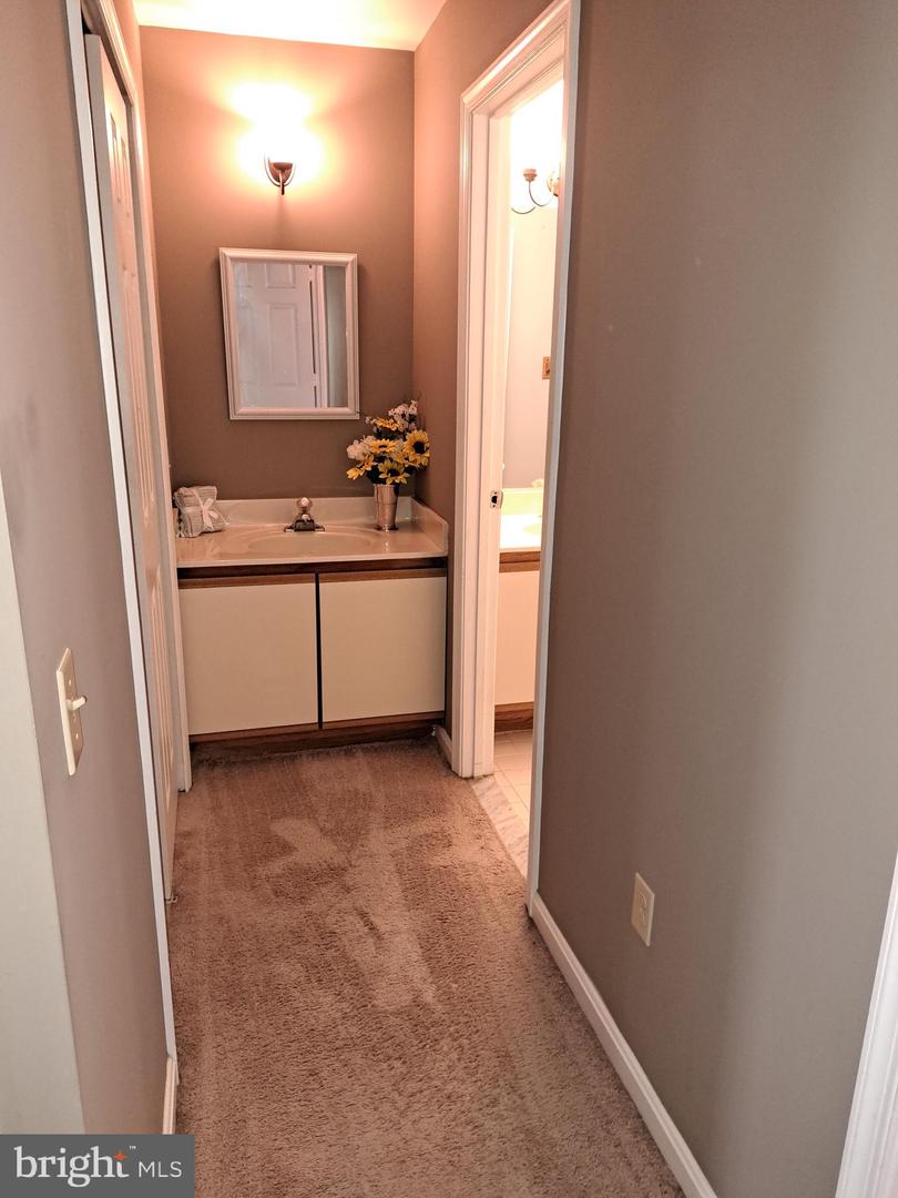1310 W Sheridan Pl #301 Property Photo 11