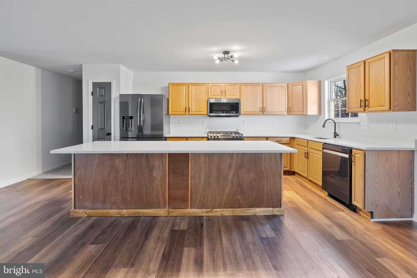 6 Holly Ave Property Photo 8