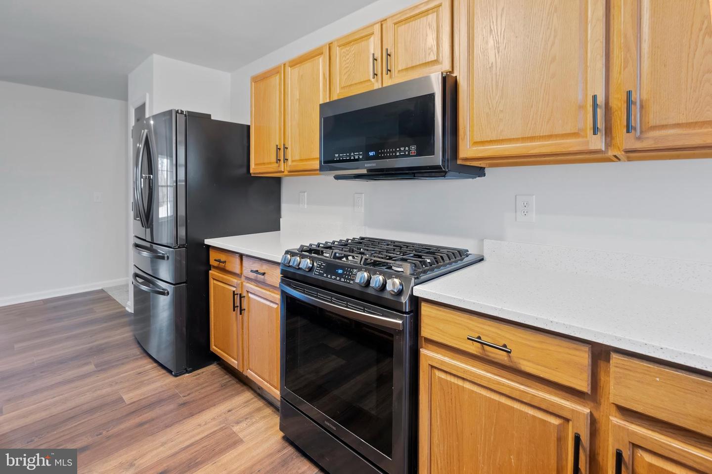 6 Holly Ave Property Photo 11