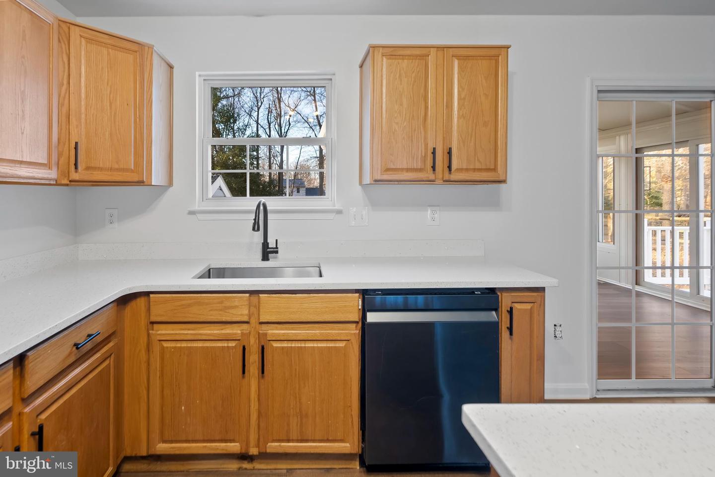 6 Holly Ave Property Photo 12