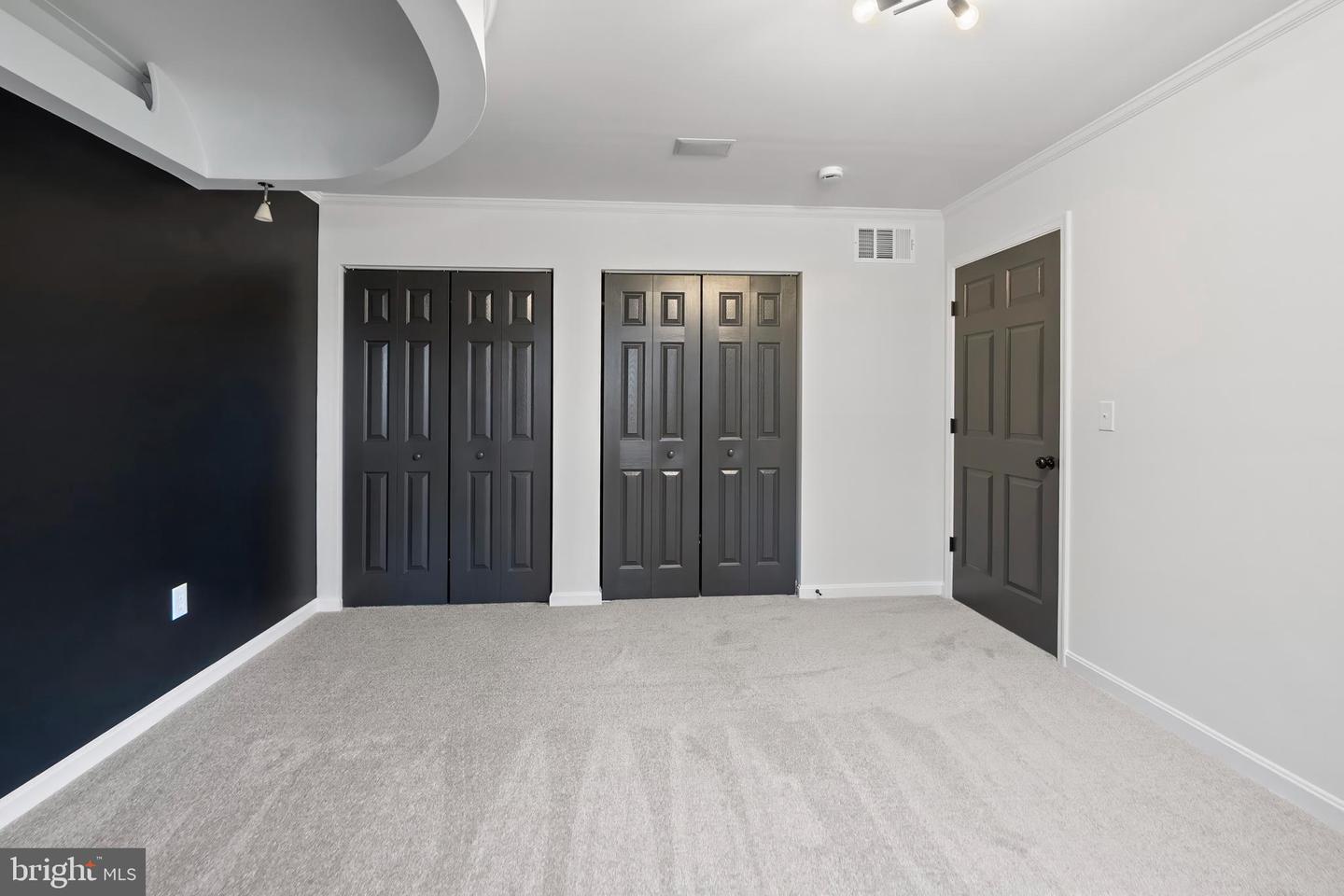 6 Holly Ave Property Photo 16