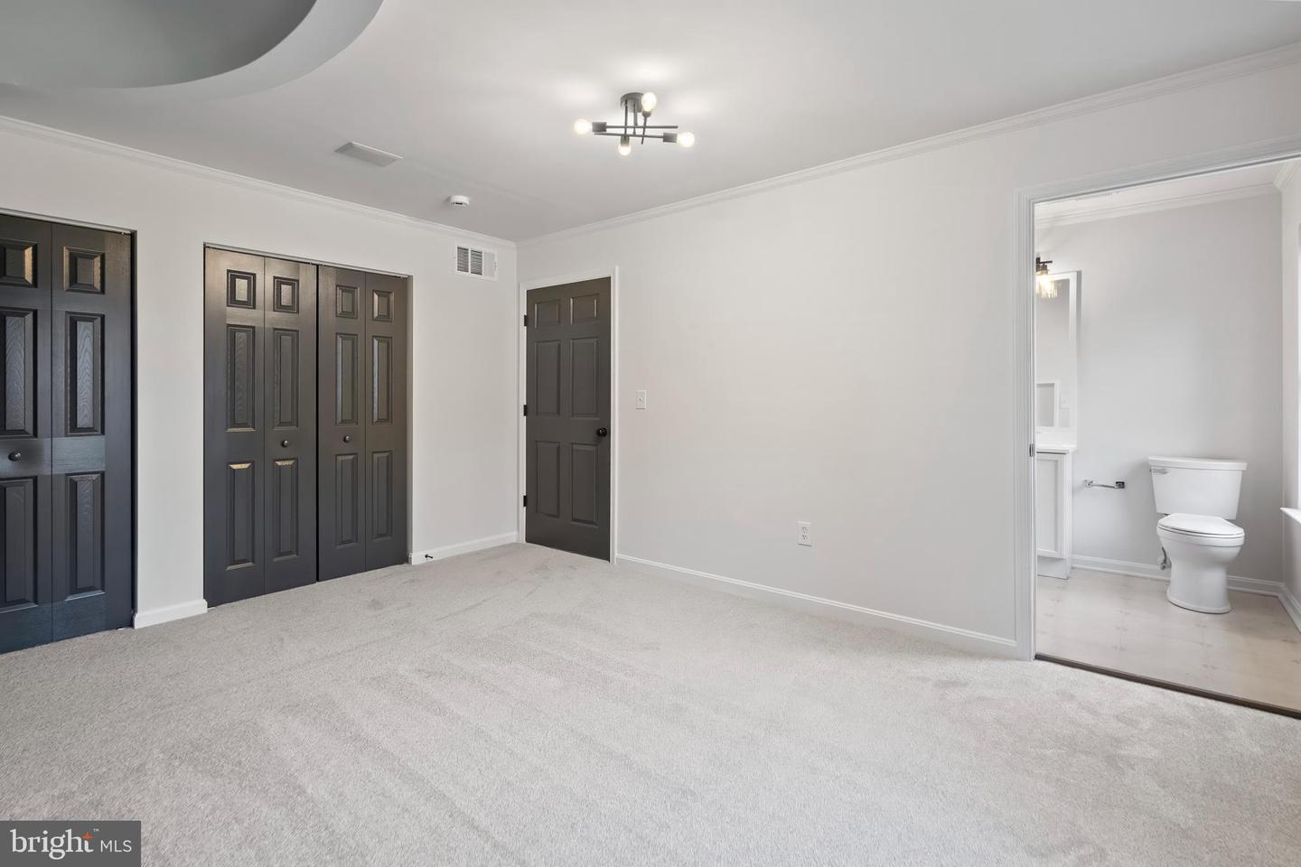 6 Holly Ave Property Photo 18