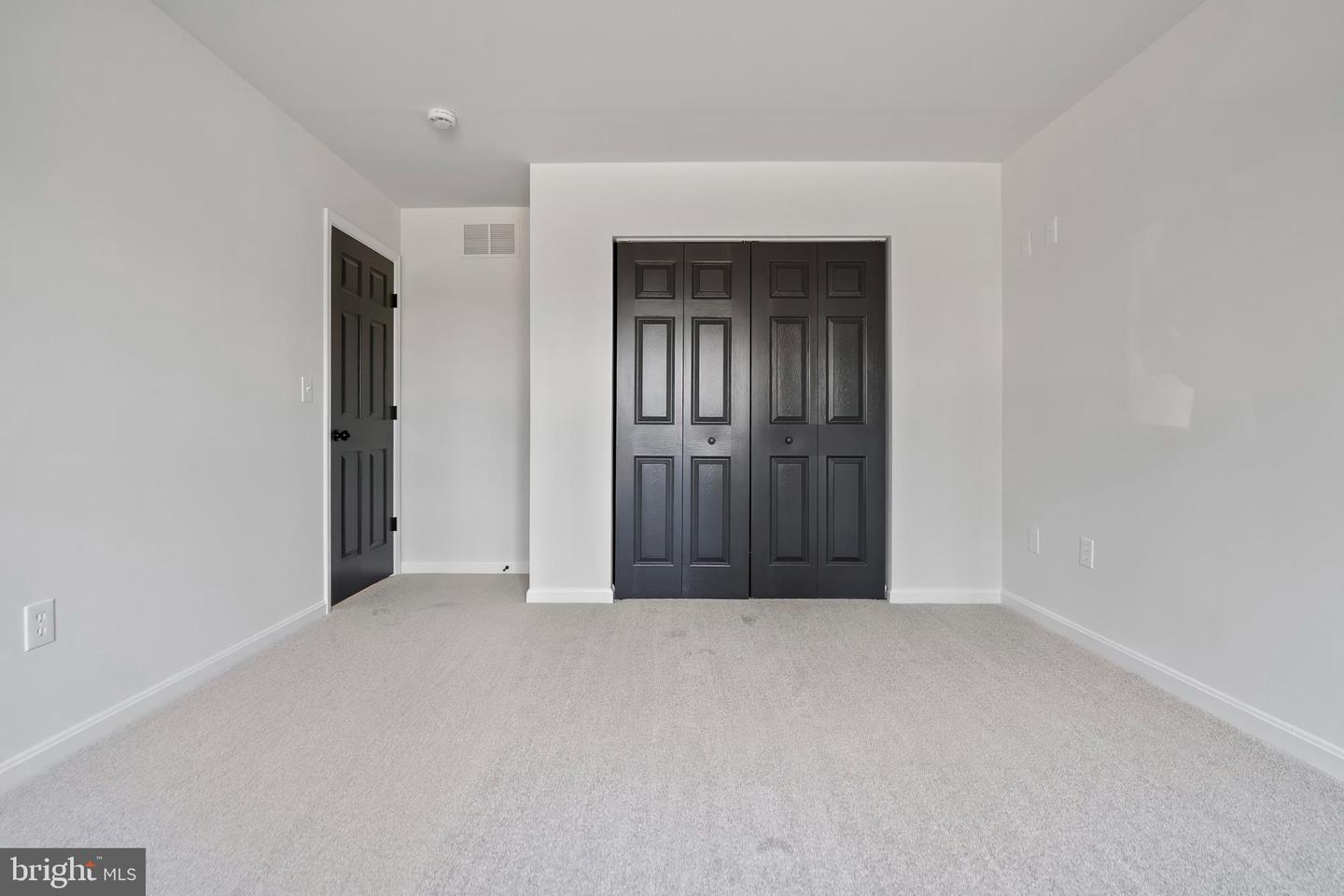 6 Holly Ave Property Photo 22