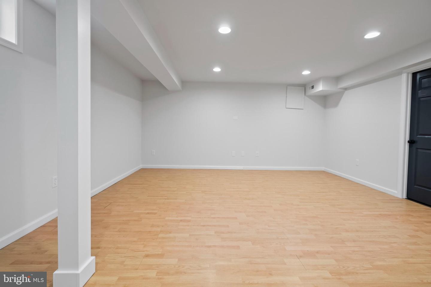 6 Holly Ave Property Photo 34