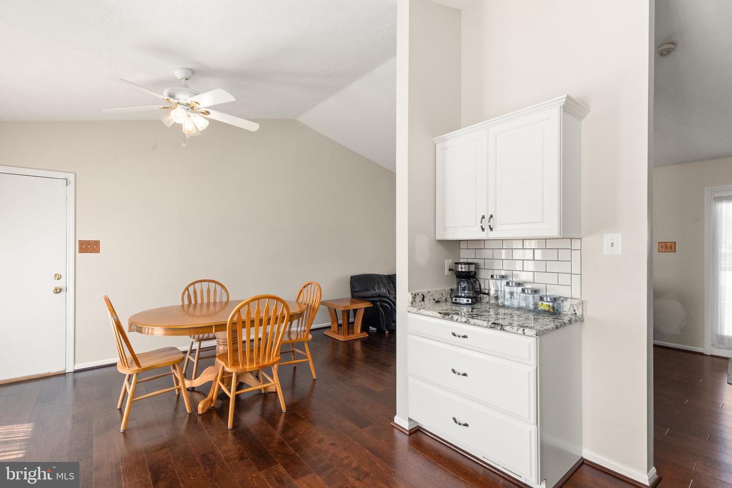 3207 Grindle Ct Property Photo 9