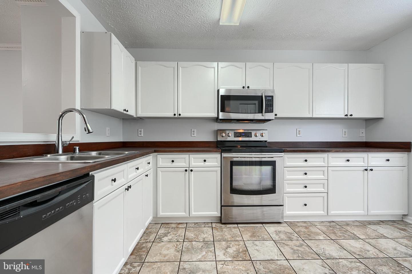 4412 Greenwich Ct Property Photo 6