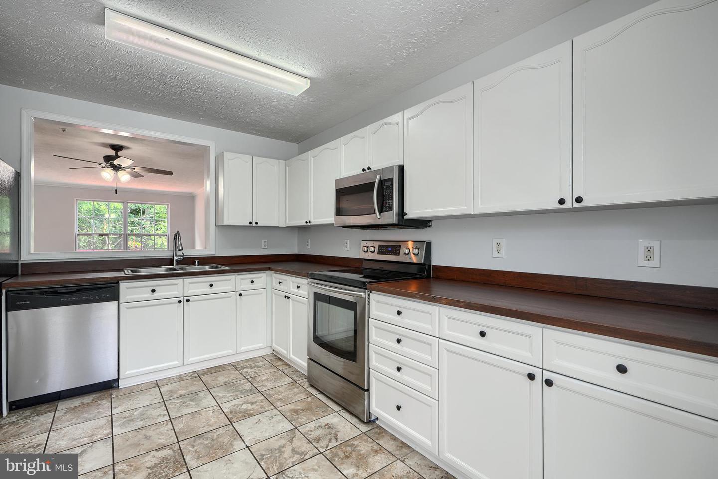 4412 Greenwich Ct Property Photo 8