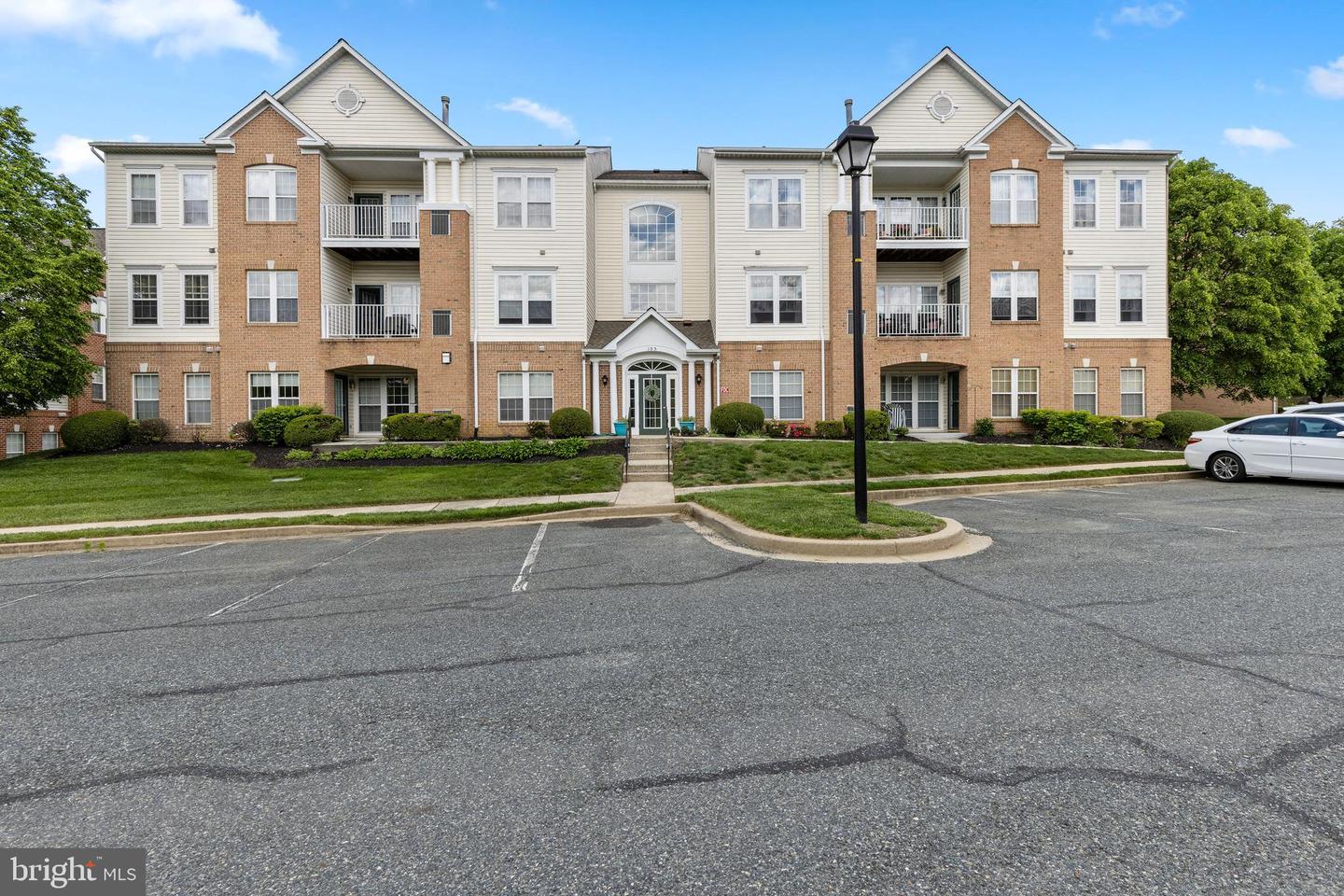 105-g Sunshine Ct #g Property Photo 1