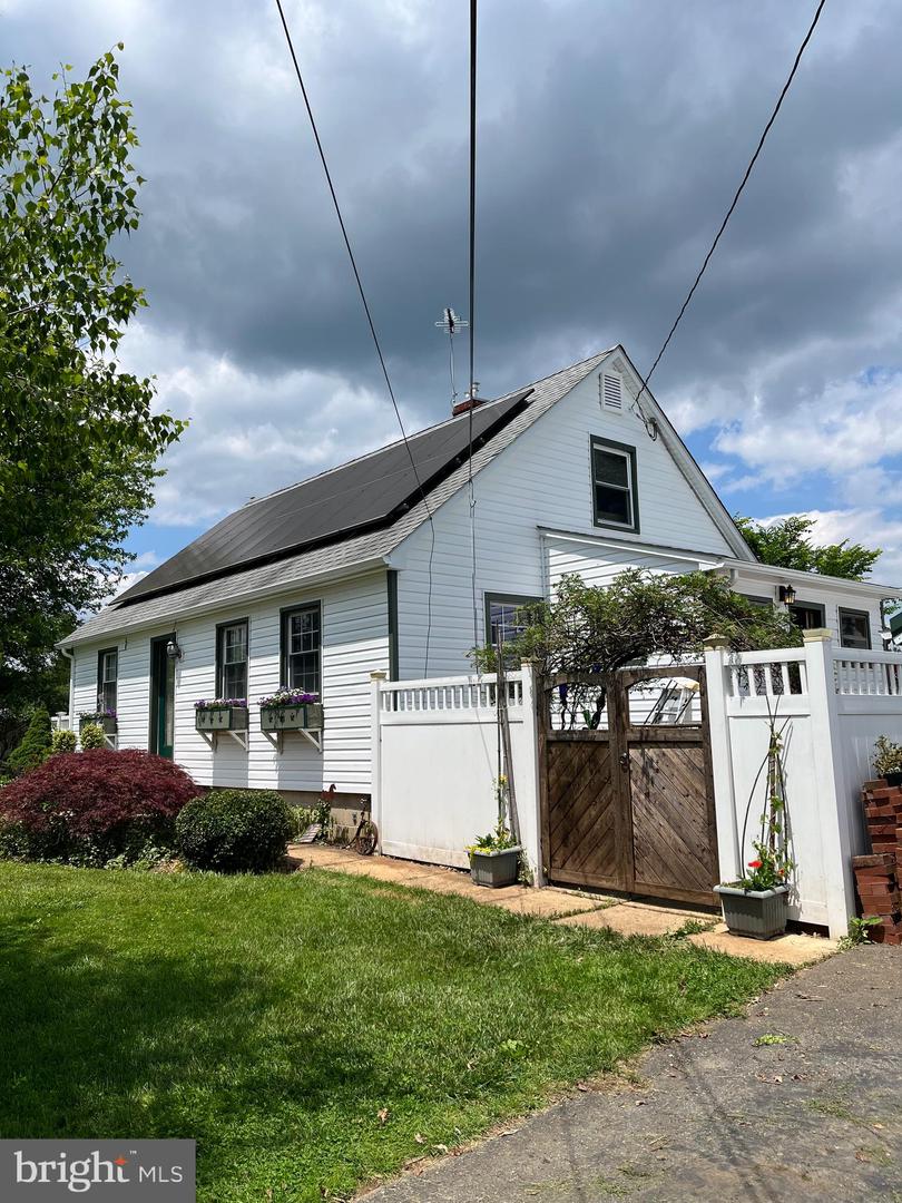 1814 Poole Rd Property Photo 4
