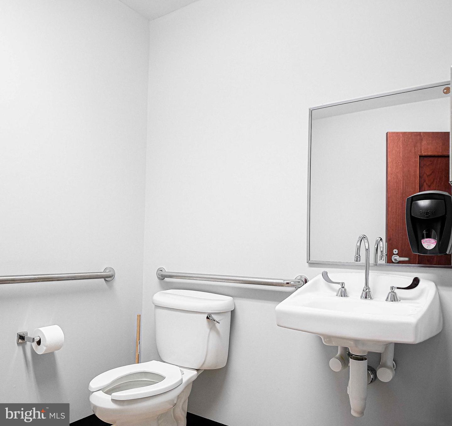 101 N Main St #a Property Photo 14
