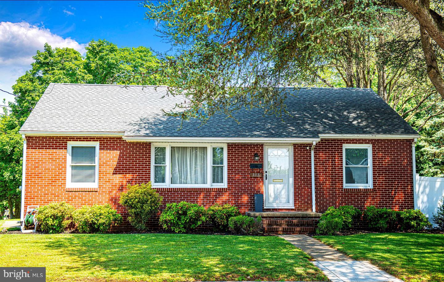 308 Fulford Ave Property Photo 4