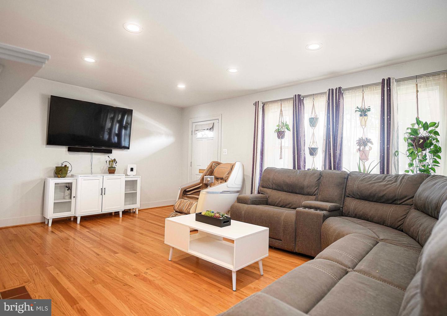 308 Fulford Ave Property Photo 8