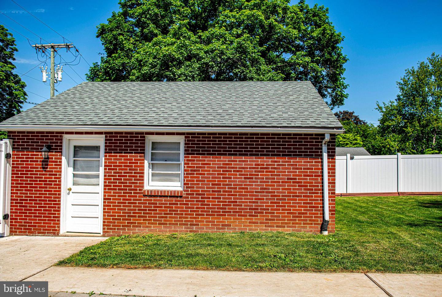 308 Fulford Ave Property Photo 41