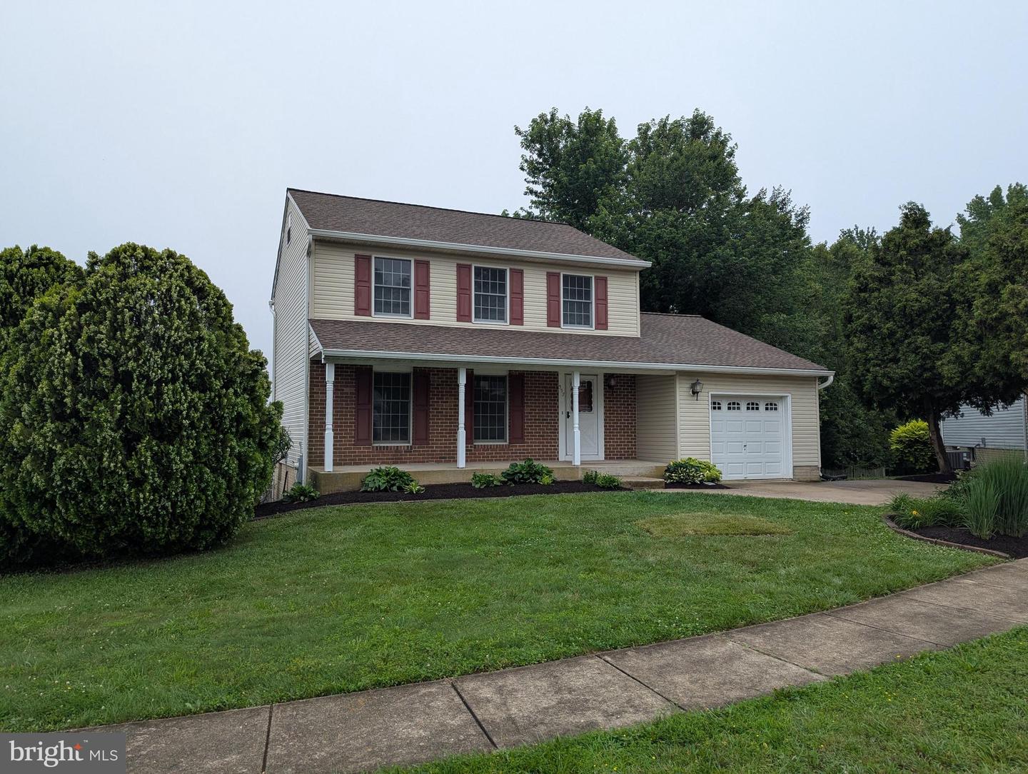 332 Hill Ct Property Photo 1