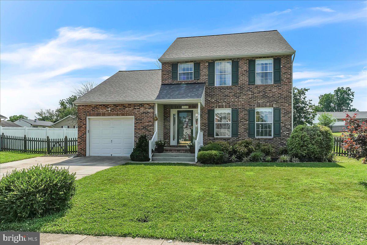 904 Woodhaven Ct Property Photo 1