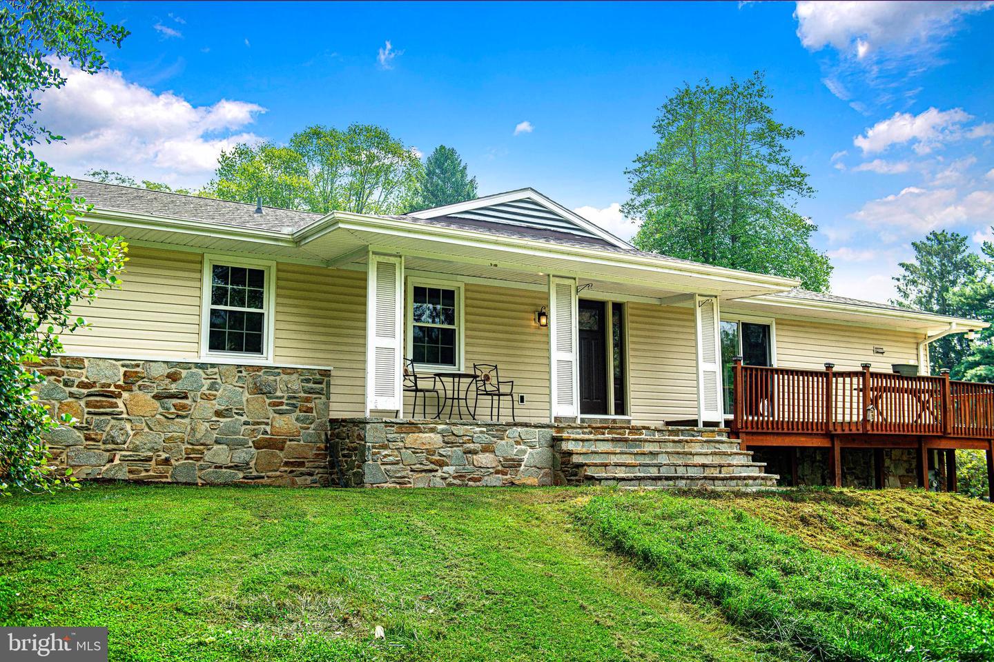 1206 E Macphail Rd Property Photo 1