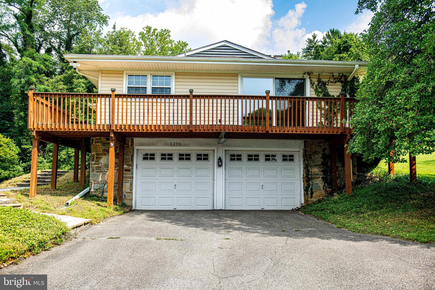 1206 E Macphail Rd Property Photo 6