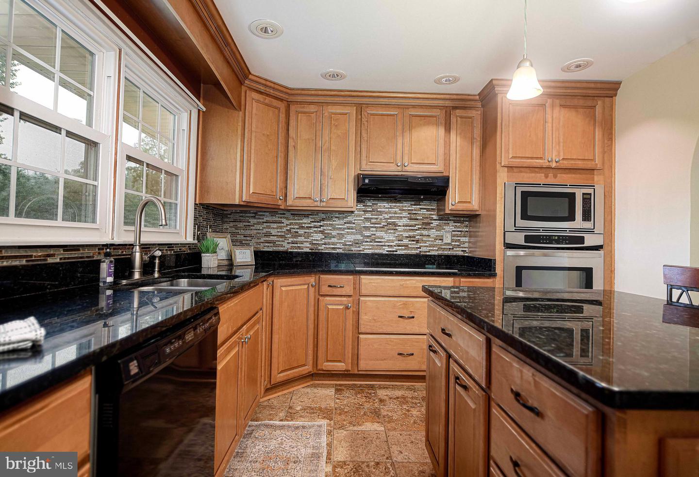 1206 E Macphail Rd Property Photo 16