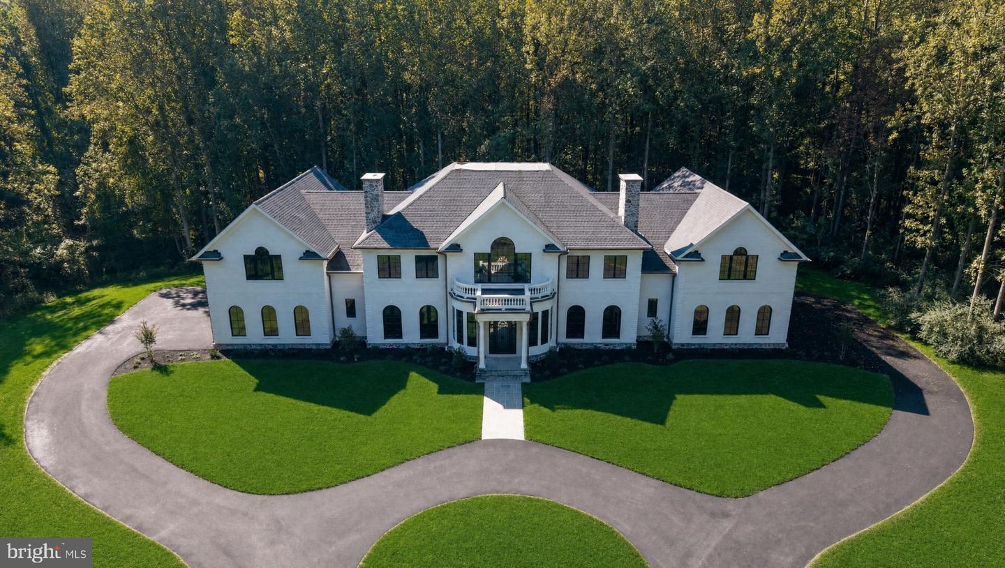 928 FENARIO CIR