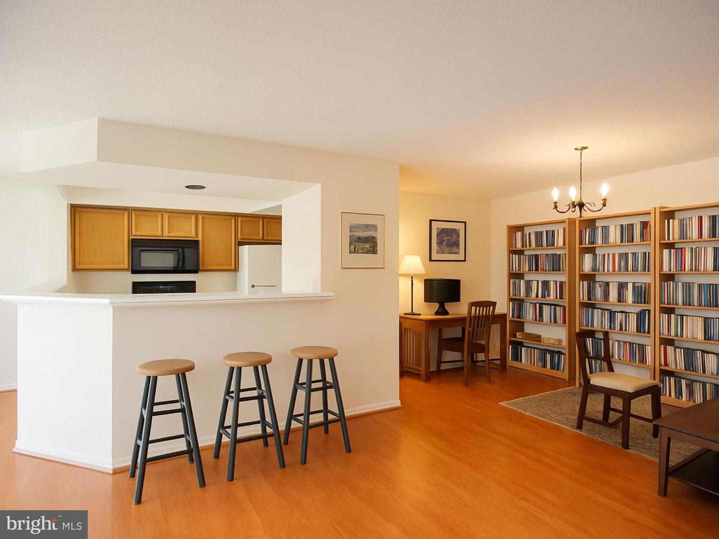 202 Burkwood Ct #202-1l Property Photo 1