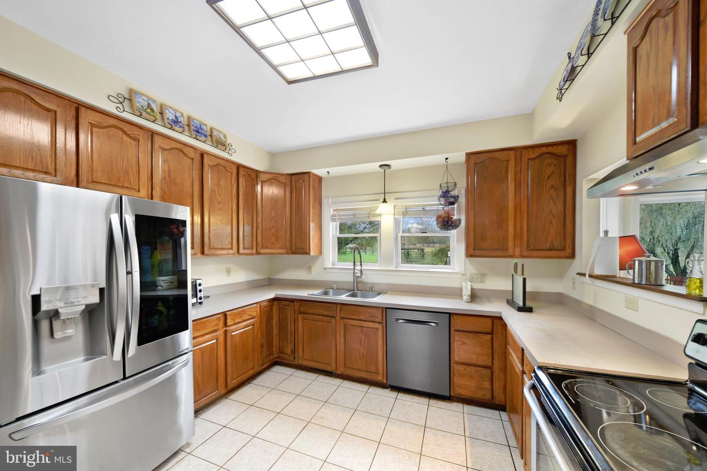 760 Gilbert Rd Property Photo 23