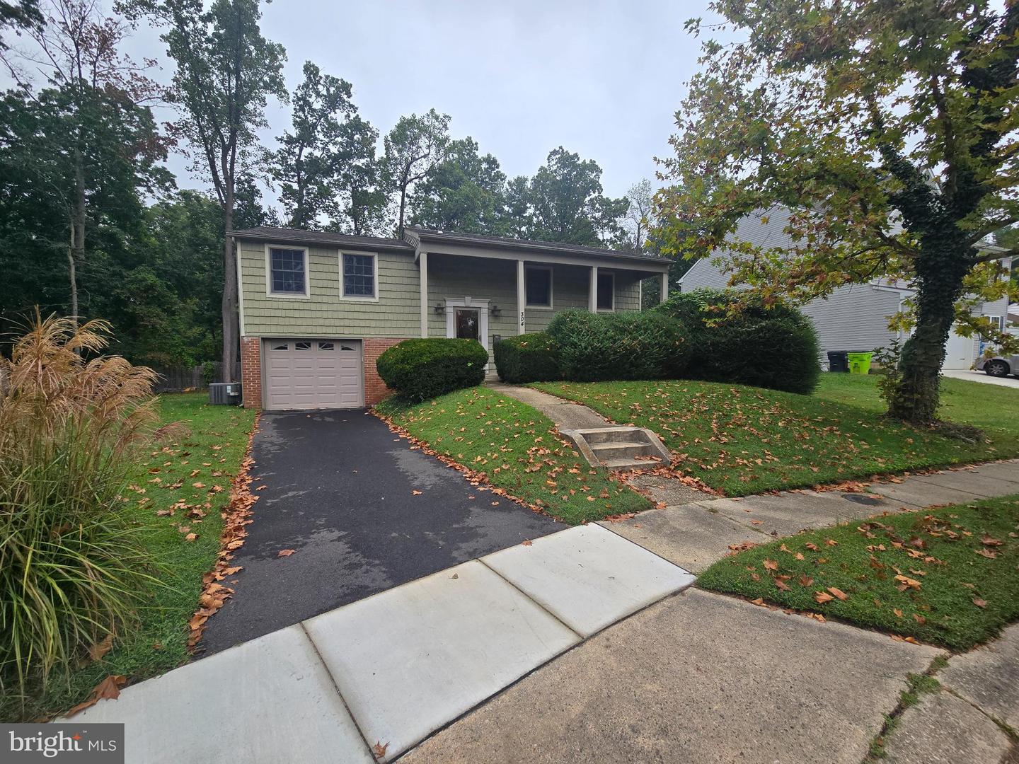 304 Avedon Ct Property Photo 1