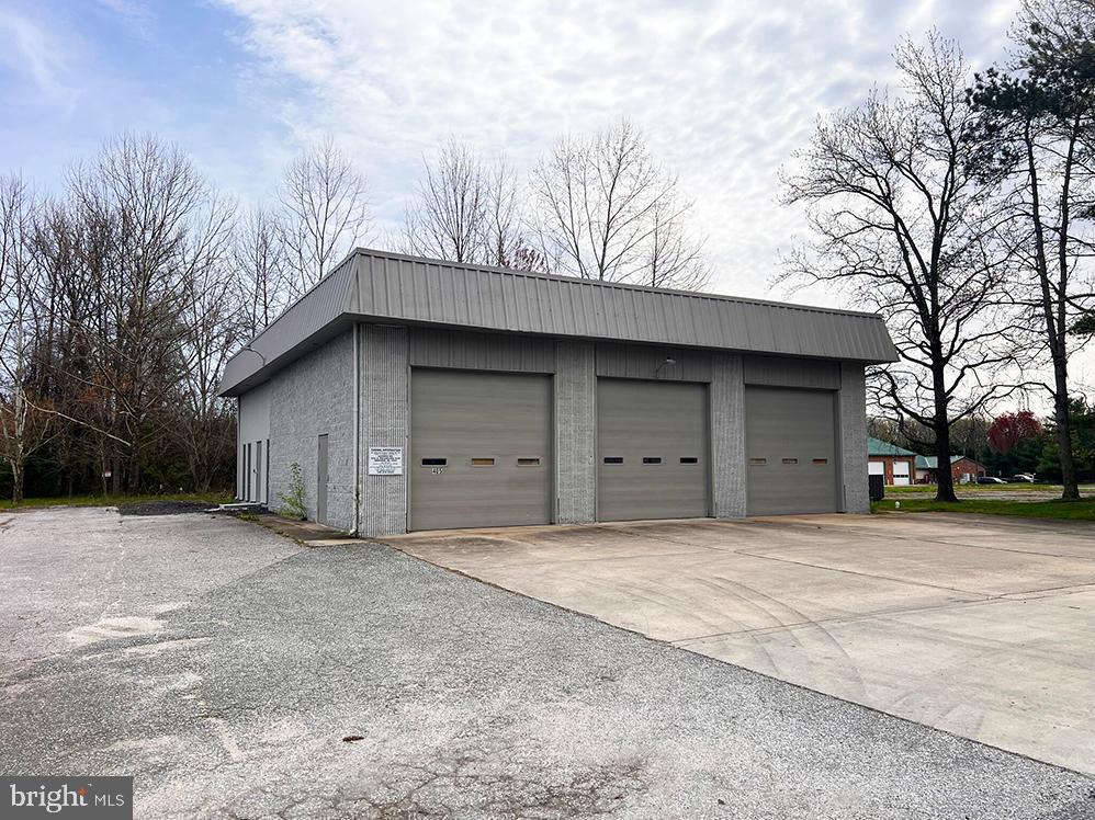 405 Laburnum Rd Property Photo 1