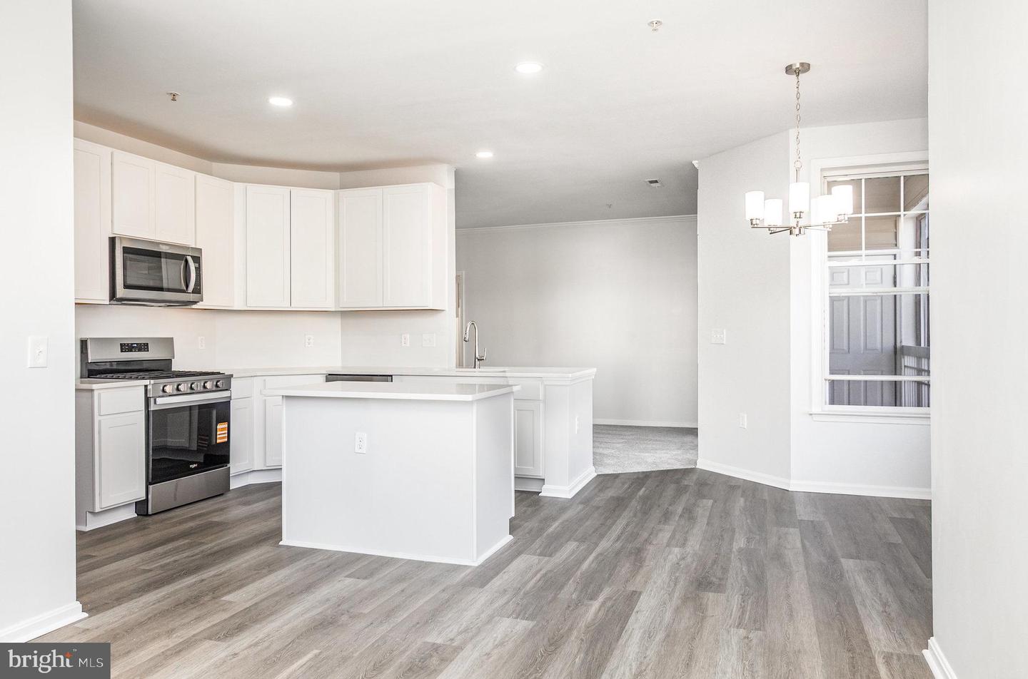 1307-j Scottsdale Dr #319 Property Photo 1