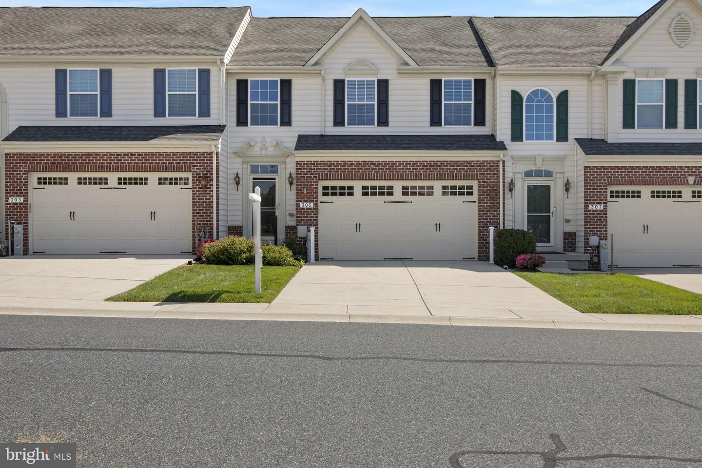 305 Tufton Cir Property Photo 32