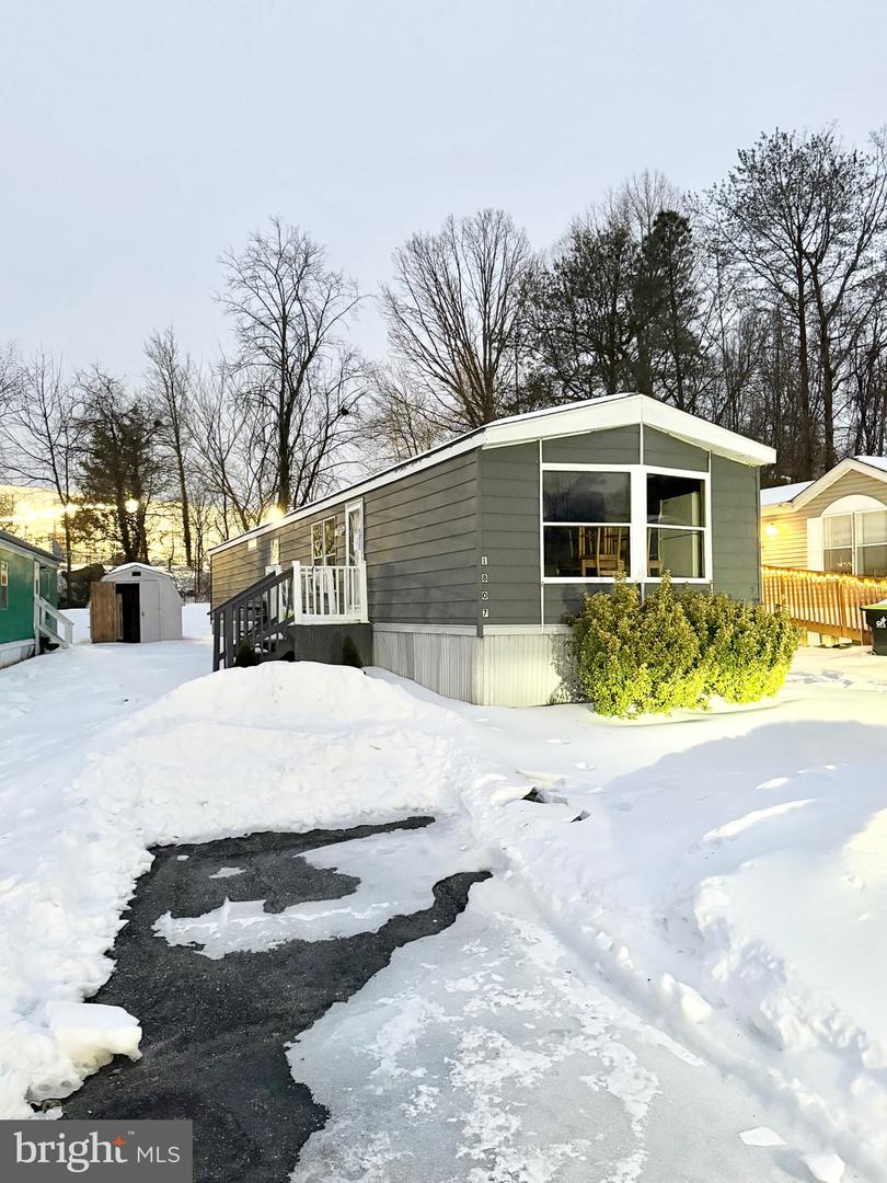 1807 Sandee Ct Property Photo 1