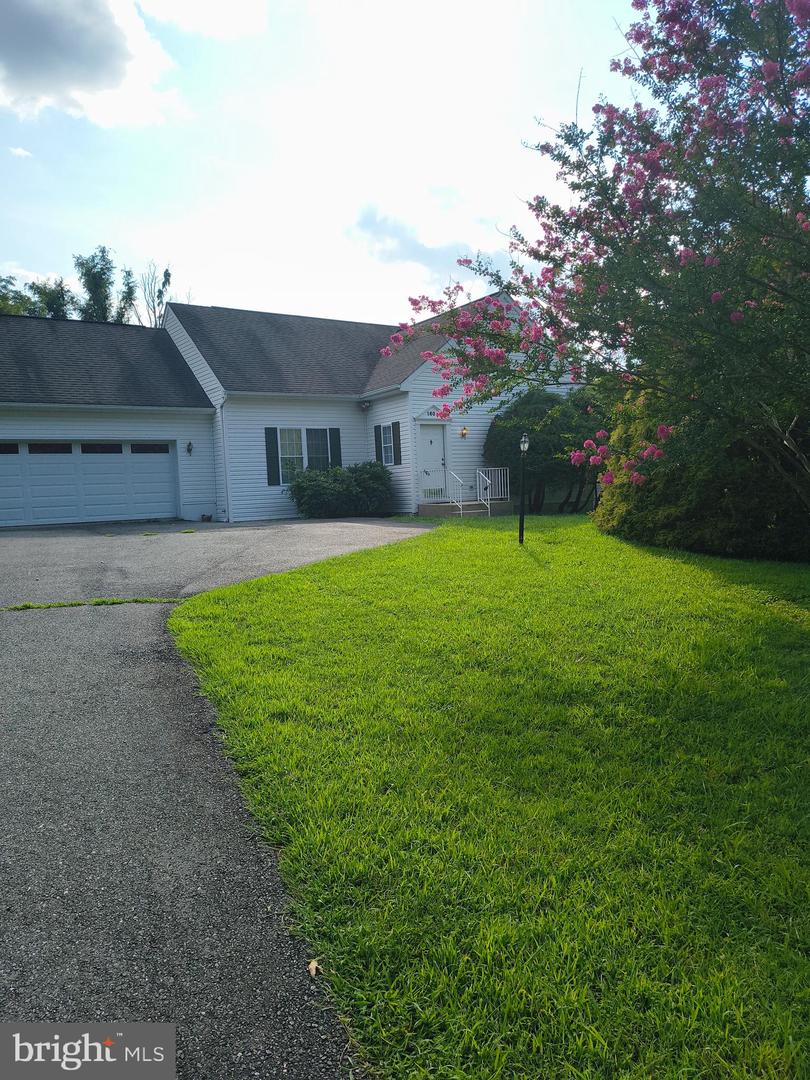 1604 S Tollgate Rd Property Photo 1