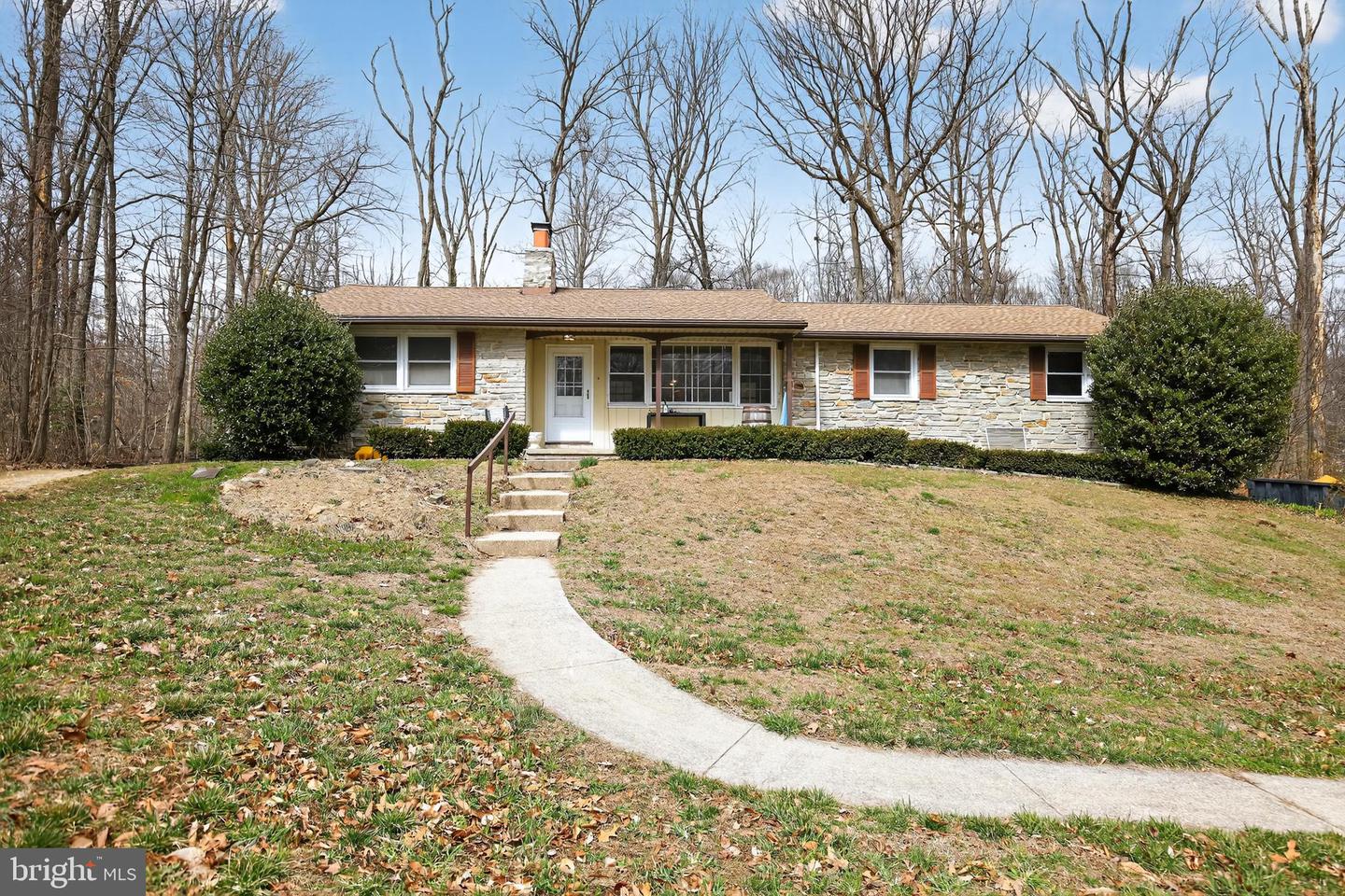 4144 FOX TRAIL RD Property Photo 1