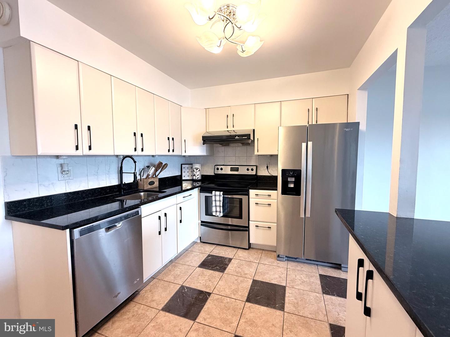 532 Riviera Dr #532-b Property Photo 14