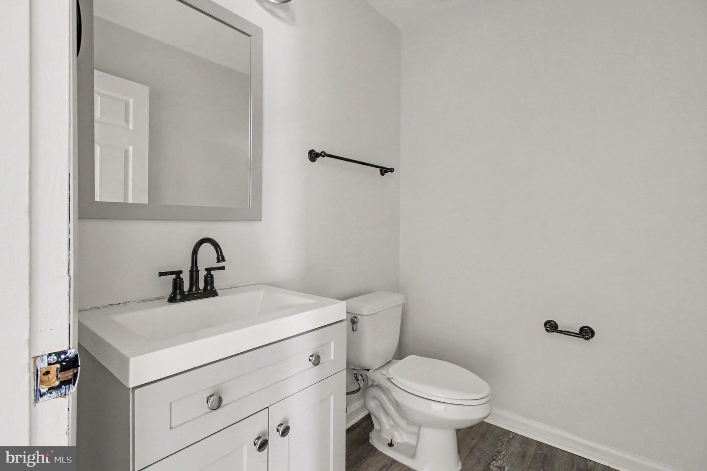 666 Yorkshire Dr Property Photo 6