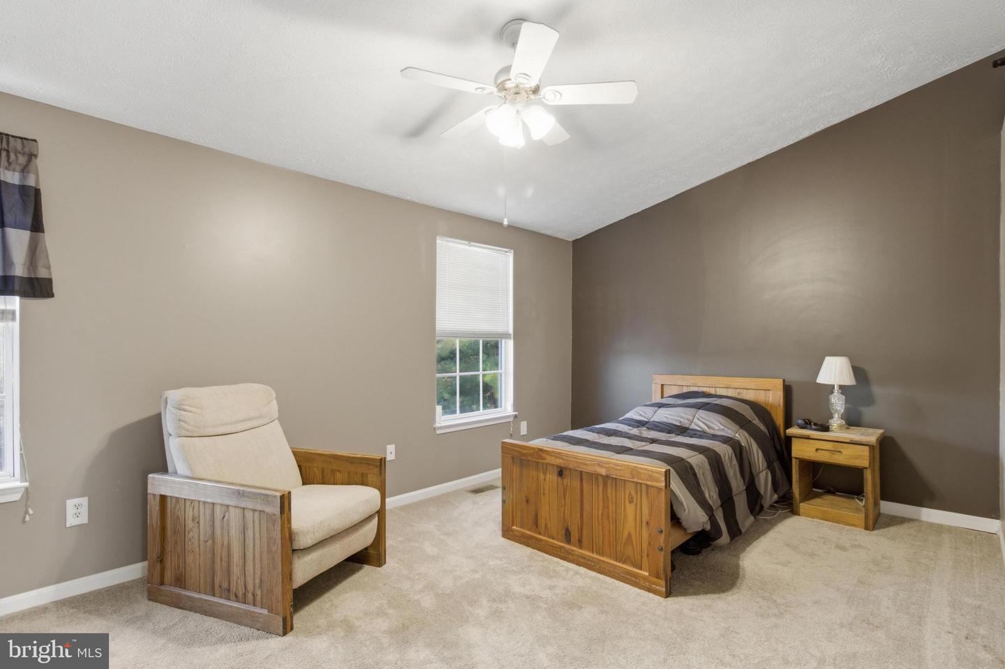 998 Jessicas Ct #2 Property Photo 16