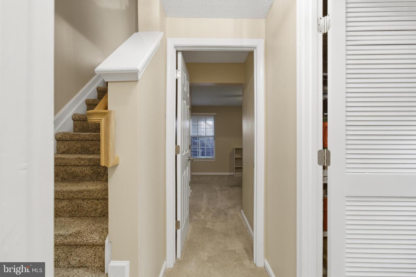 998 Jessicas Ct #2 Property Photo 18